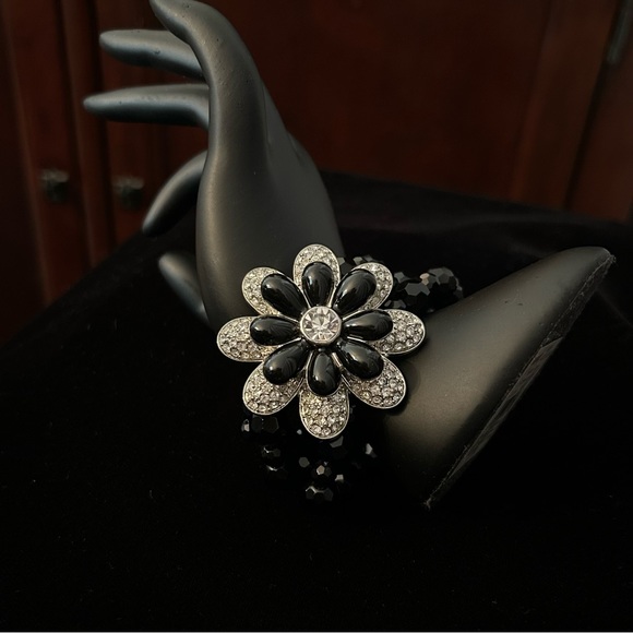 Rhinestone Bracelet in Black in Silver on Stretchy Band - Picture 1 of 14